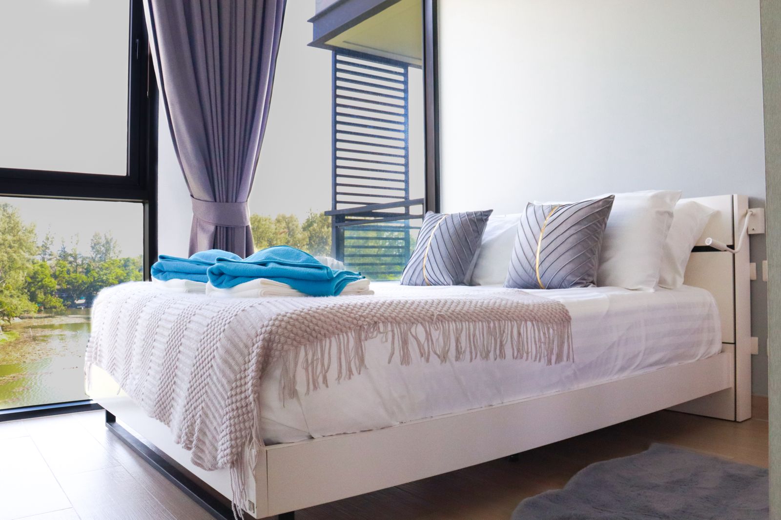 Роскошные трёхспальные апартаменты с видом на море в Cassia Residence