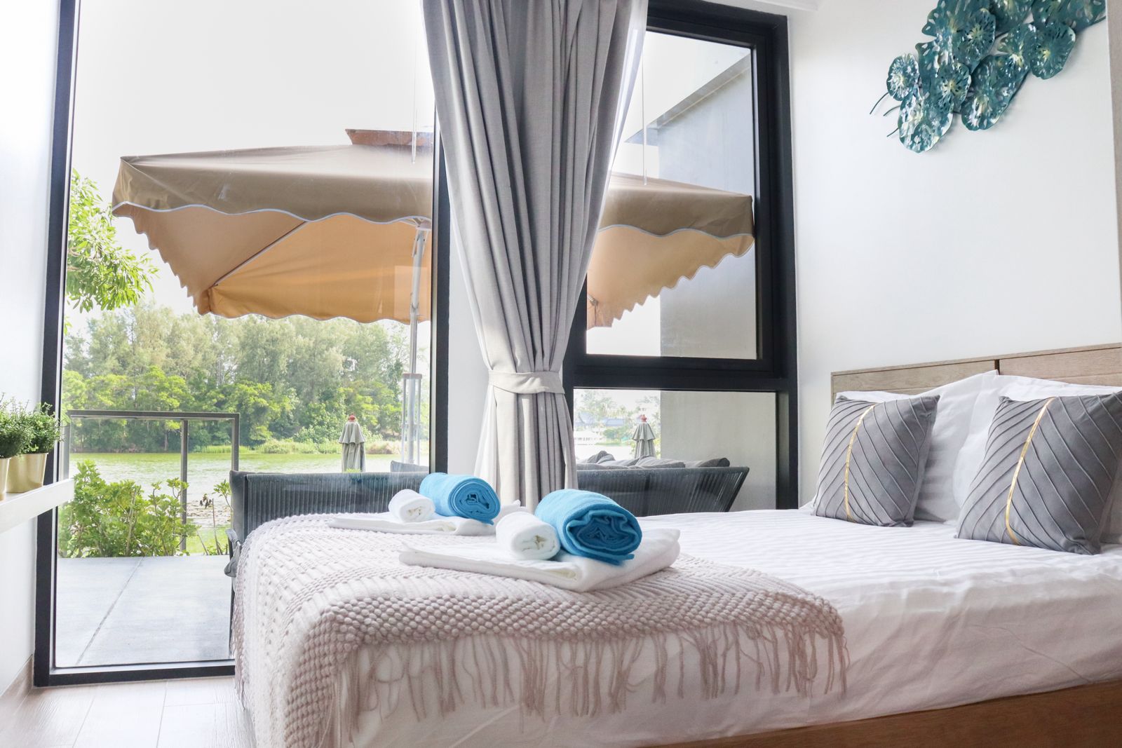 Роскошные трёхспальные апартаменты с частной террасой в Cassia Residence