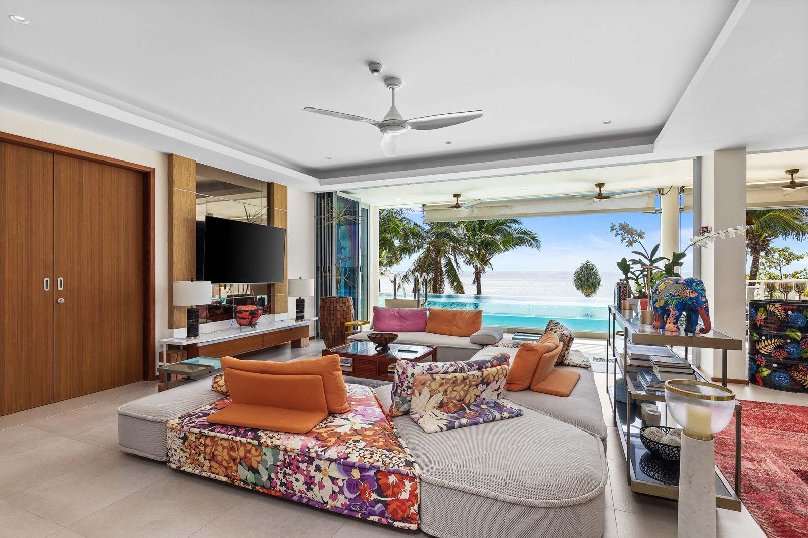 Люксовые апартаменты на продажу Angsana Beachfront