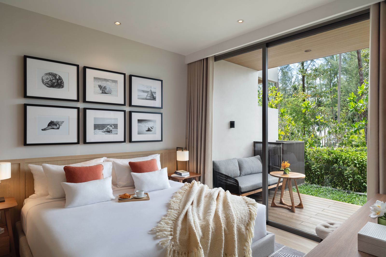 Эксклюзивные двухкомнатные апартаменты в Sudara Residences