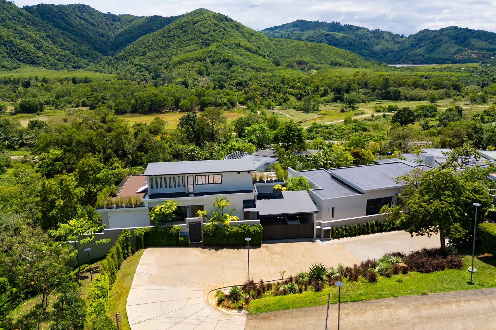 Вилла в Manik Hillside