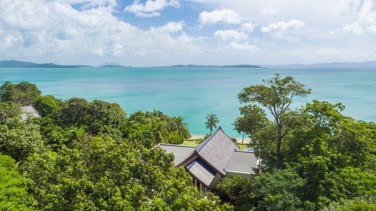 Villa Naam Sawan — прибрежная вилла класса люкс с прямым выходом к морю на мысе Кейп Яму